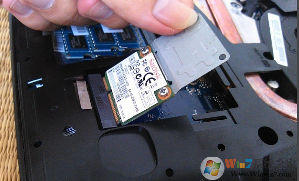 手提电脑加装固态硬盘的办法（电脑高手笔记）
