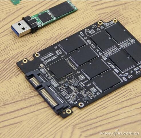 为何U盘速度就是追不上SSD呢？